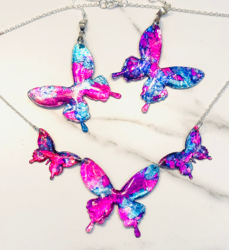 Tin jewellery. Very pretty butterfly necklace and earrings set. Made from soda cans. Pink and purple abstract butterfly earrings, handmade.