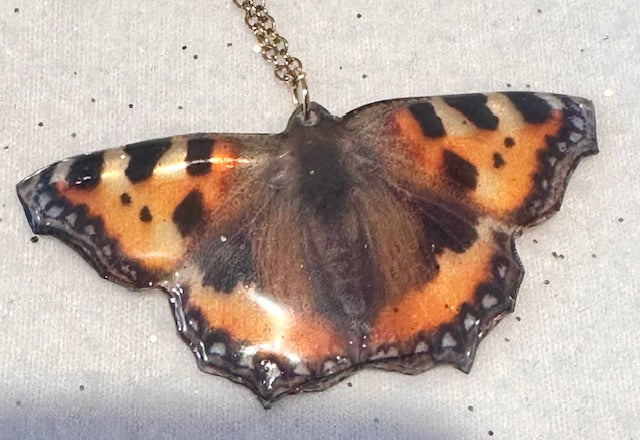 natural tortoiseshell resin butterfly pendant