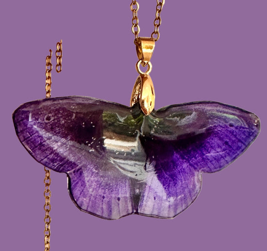 purple resin life like  butterfly gold necklace chain