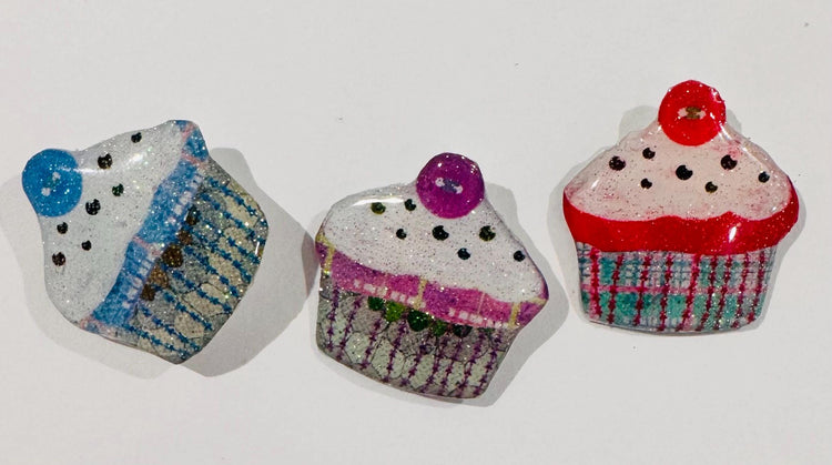 Cup cake pin. Cake maker's pin