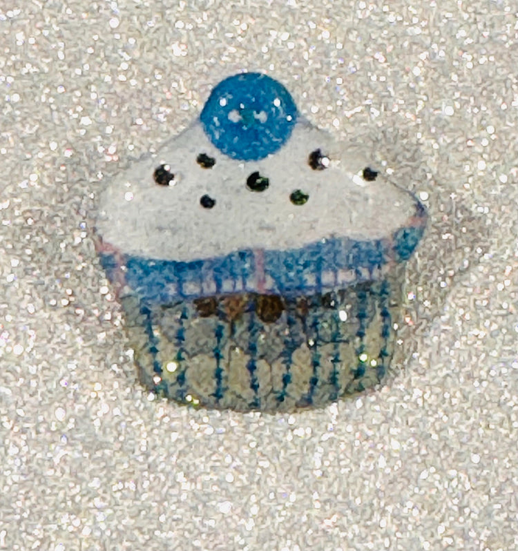 Blue Cup cake pin. Cake maker's enamel pin