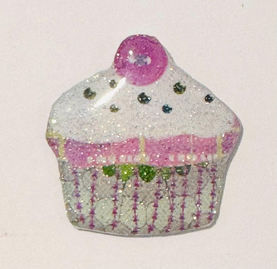 Lilac Cup cake pin. Cake maker's pin