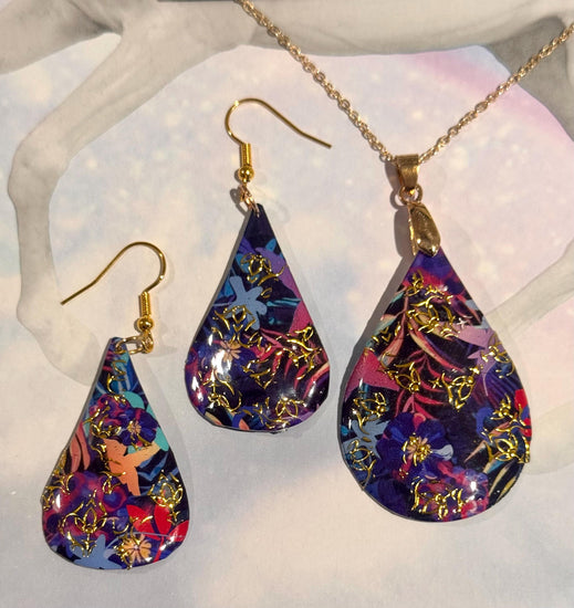 Beautiful bright floral and gold earrings and pendant set